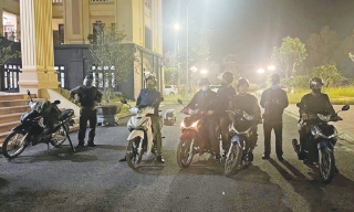 Những người thức cho dân ngủ ngon